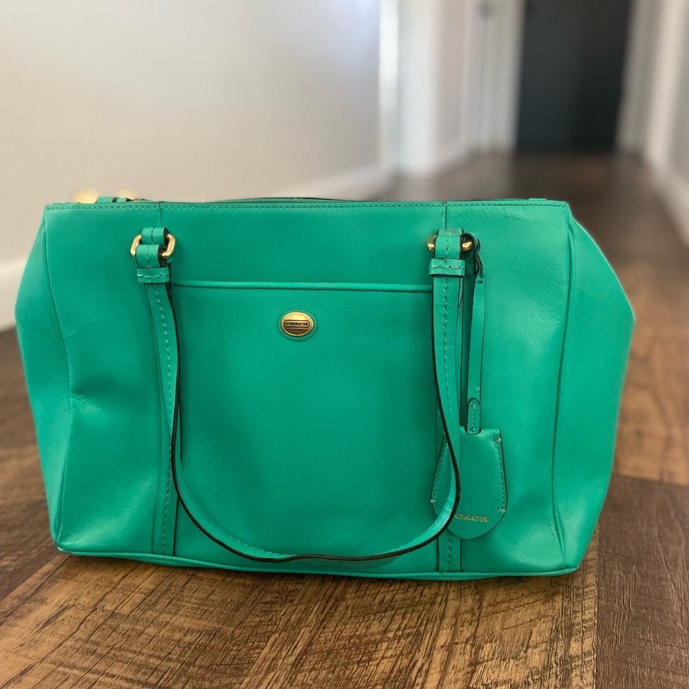 Coach purse. Leather.